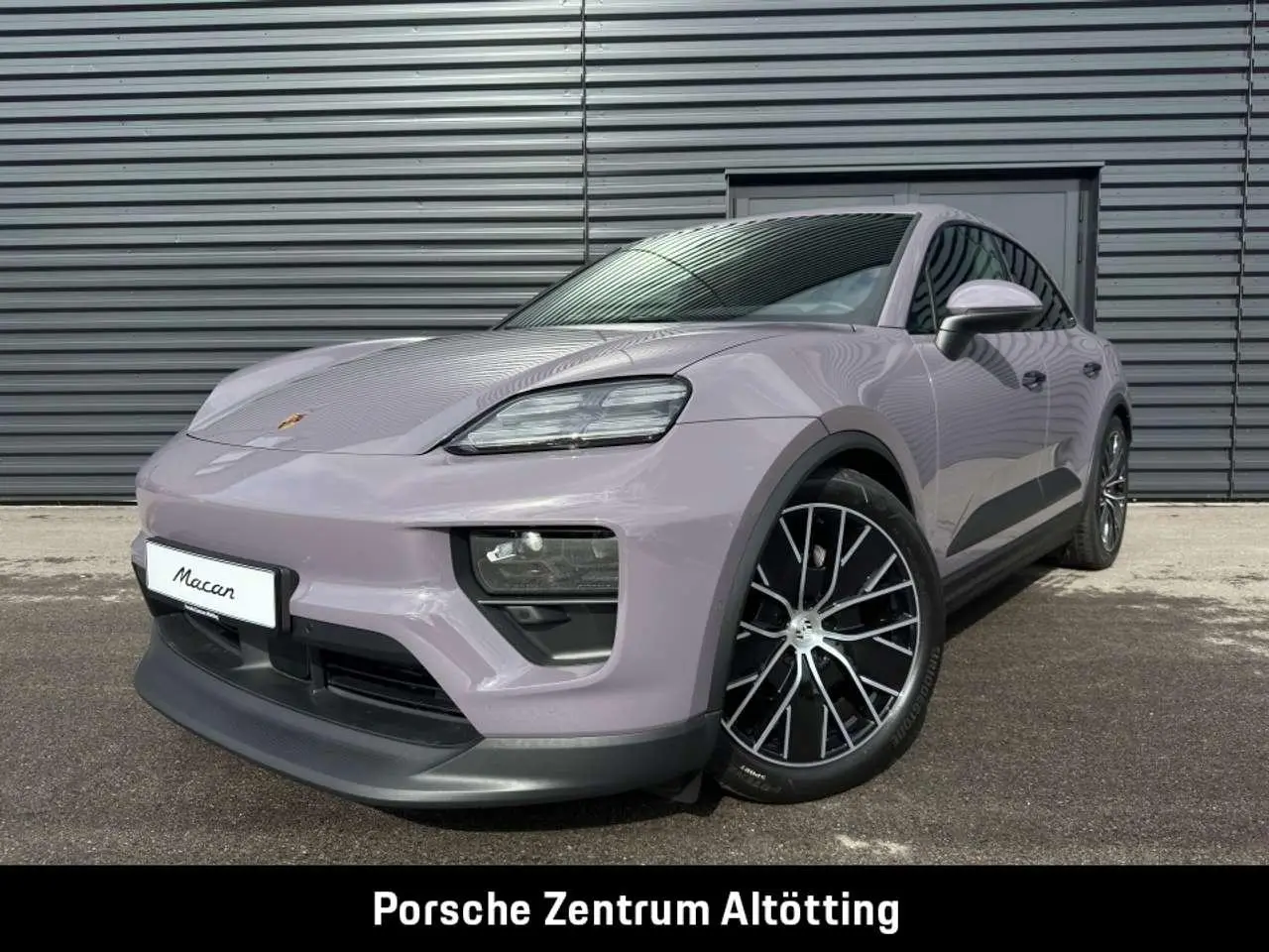 Photo 1 : Porsche Macan 2024 Electric