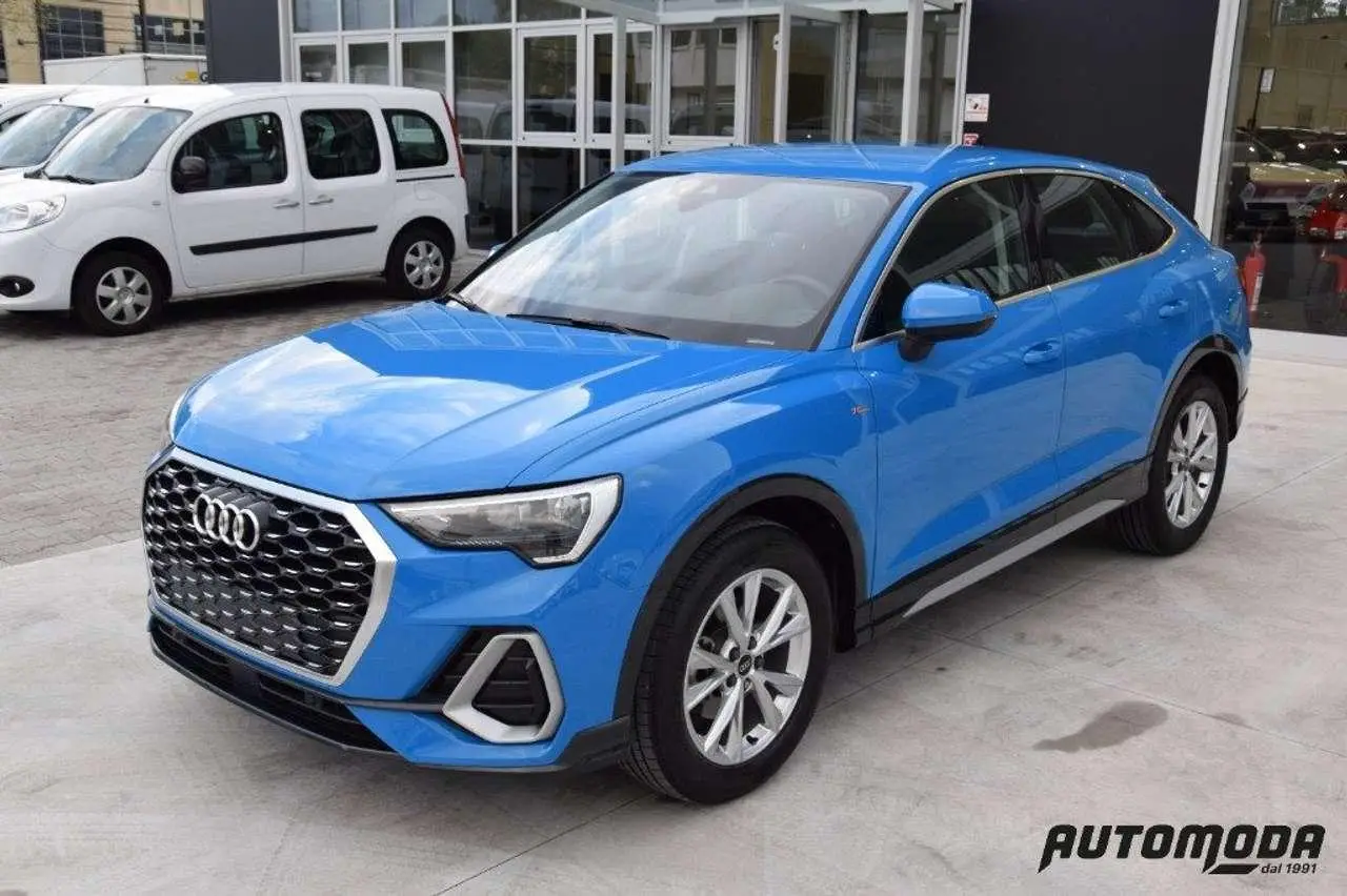 Photo 1 : Audi Q3 2022 Hybride