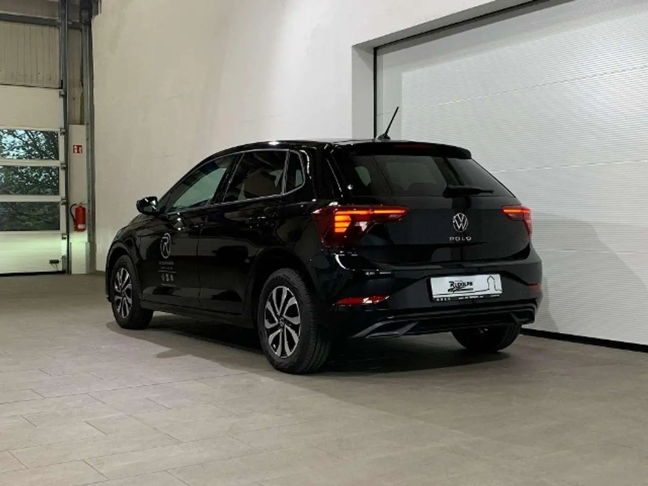 Photo 1 : Volkswagen Polo 2023 Petrol