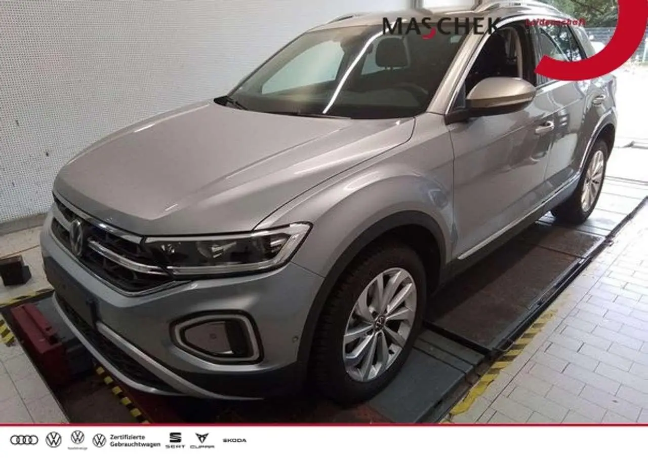 Photo 1 : Volkswagen T-roc 2023 Essence