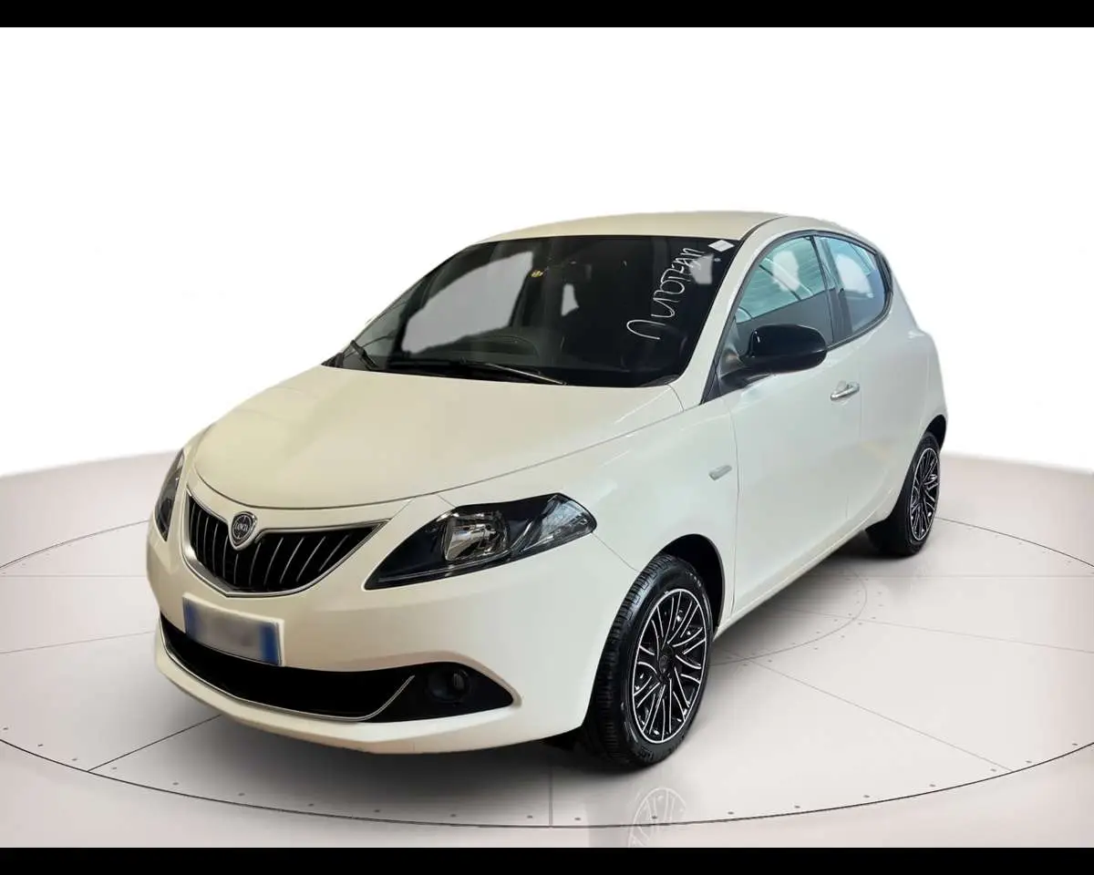 Photo 1 : Lancia Ypsilon 2022 Essence