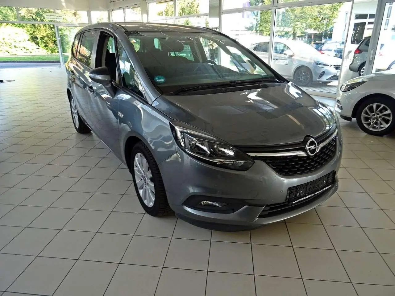 Photo 1 : Opel Zafira 2018 Essence