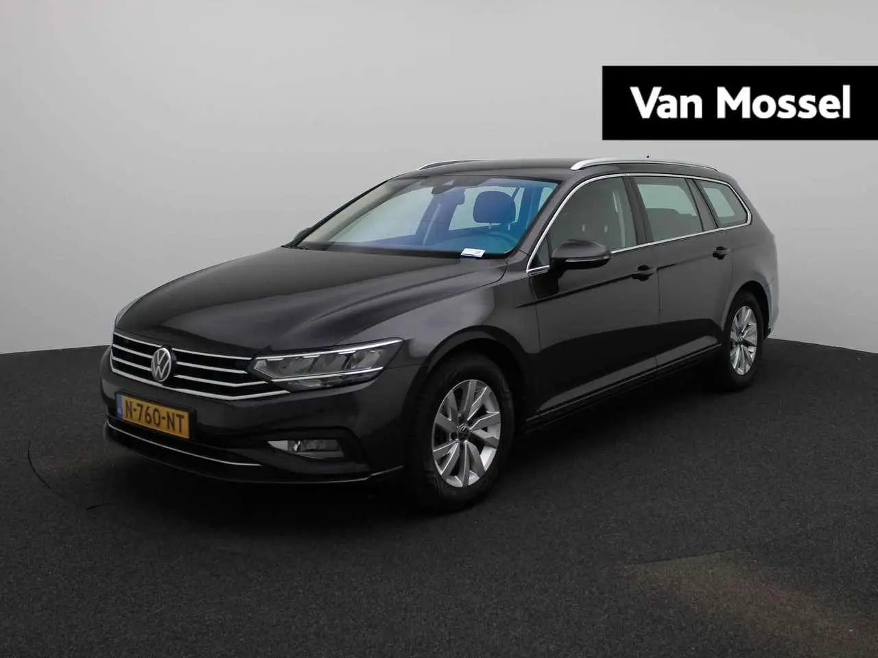 Photo 1 : Volkswagen Passat 2021 Petrol