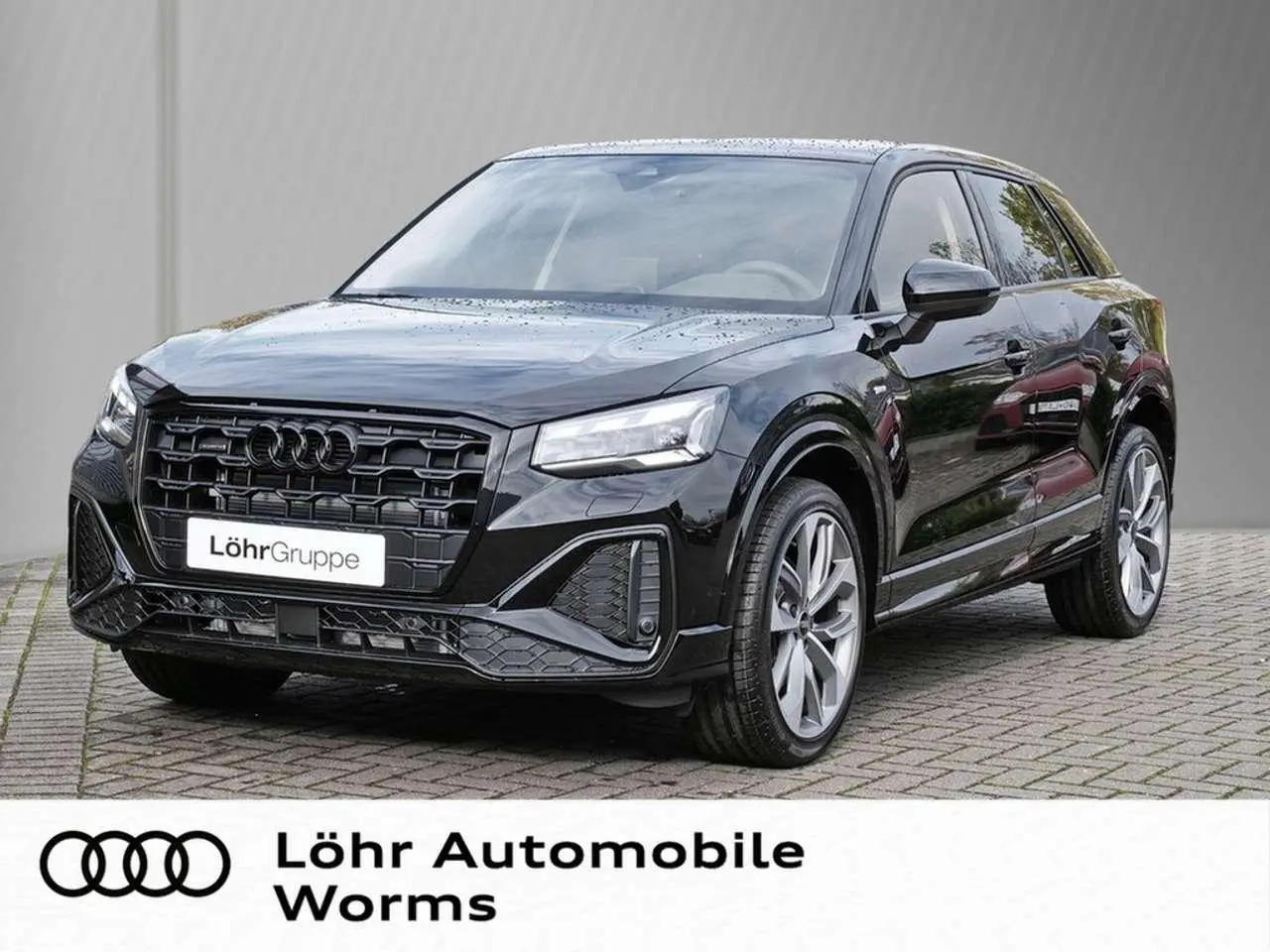 Photo 1 : Audi Q2 2024 Petrol