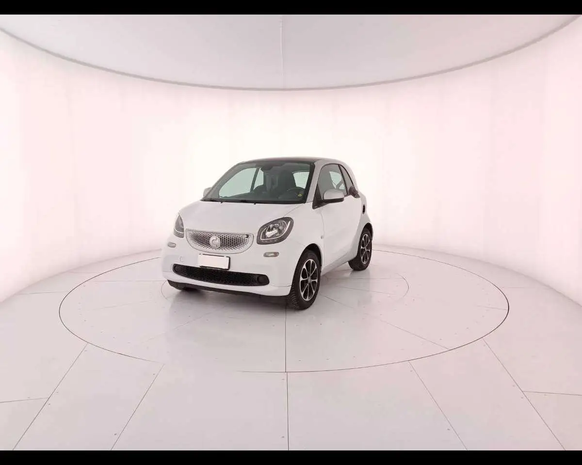 Photo 1 : Smart Fortwo 2017 Petrol