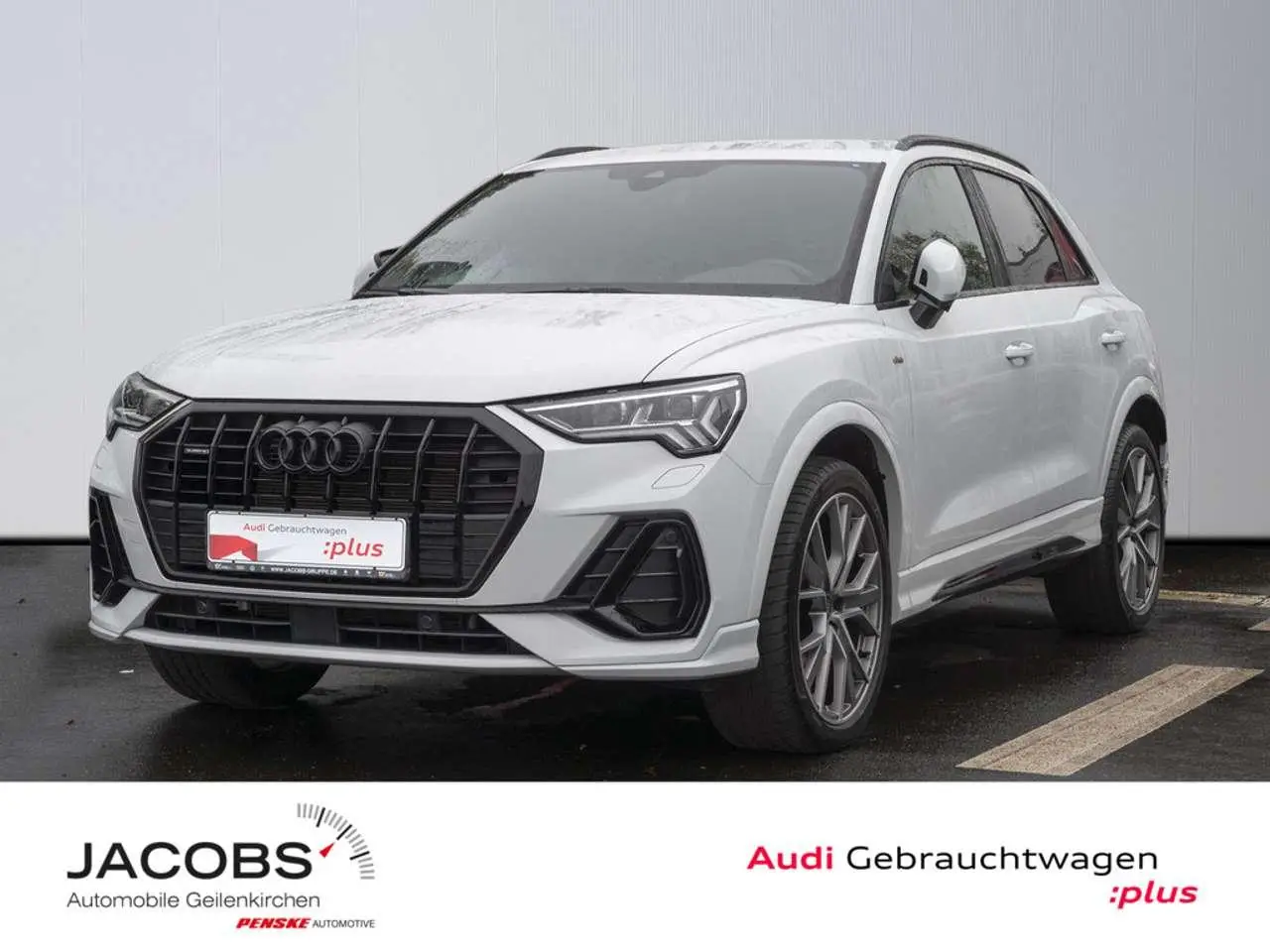 Photo 1 : Audi Q3 2023 Essence