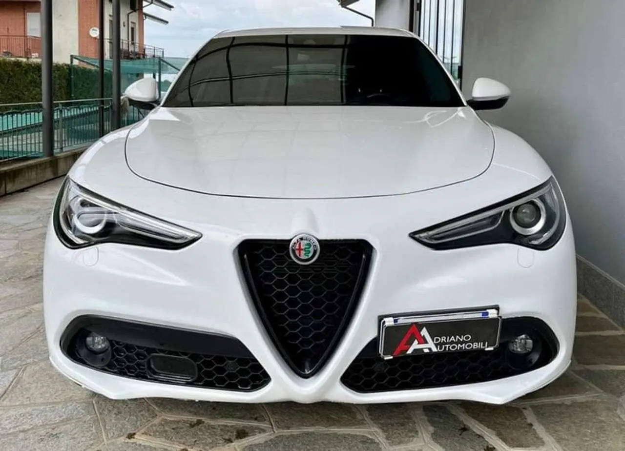 Photo 1 : Alfa Romeo Stelvio 2022 Diesel