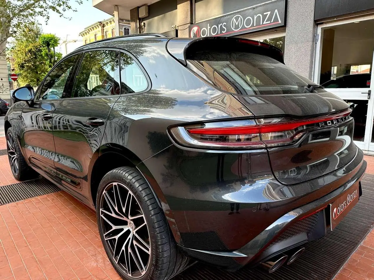 Photo 1 : Porsche Macan 2022 Petrol