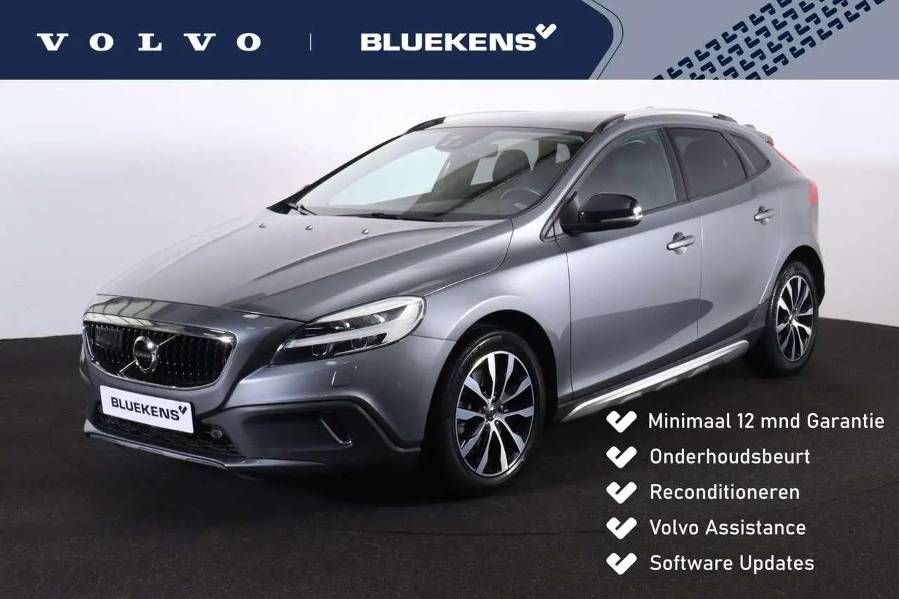 Photo 1 : Volvo V40 2019 Essence