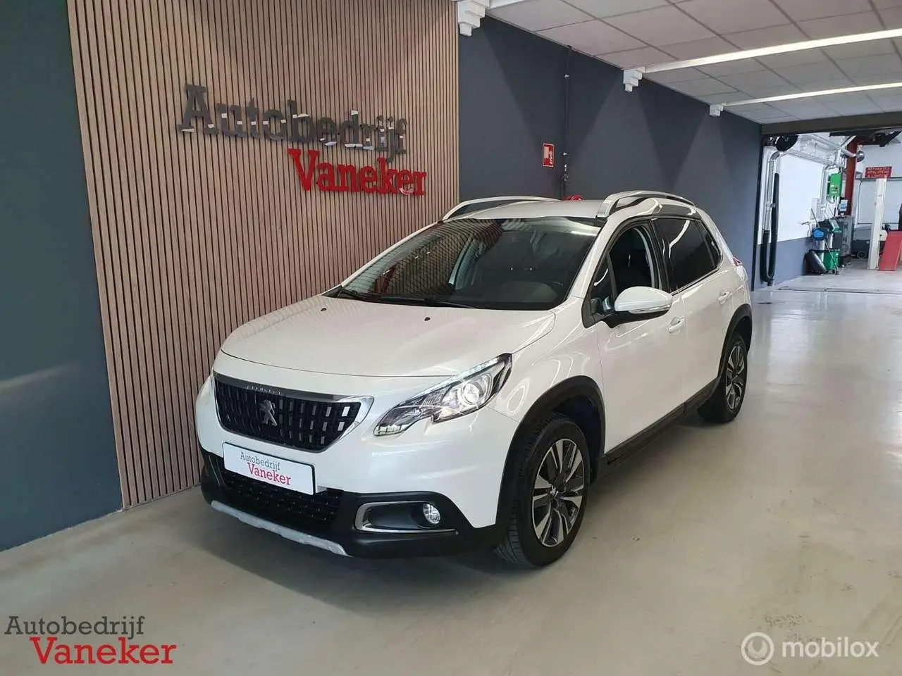 Photo 1 : Peugeot 2008 2018 Petrol