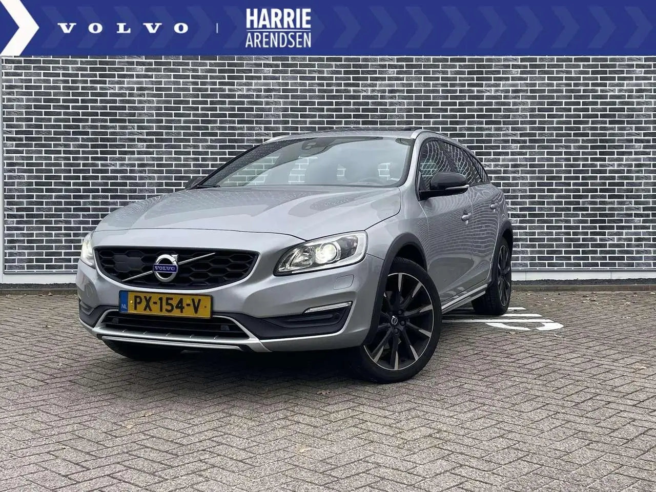 Photo 1 : Volvo V60 2017 Essence