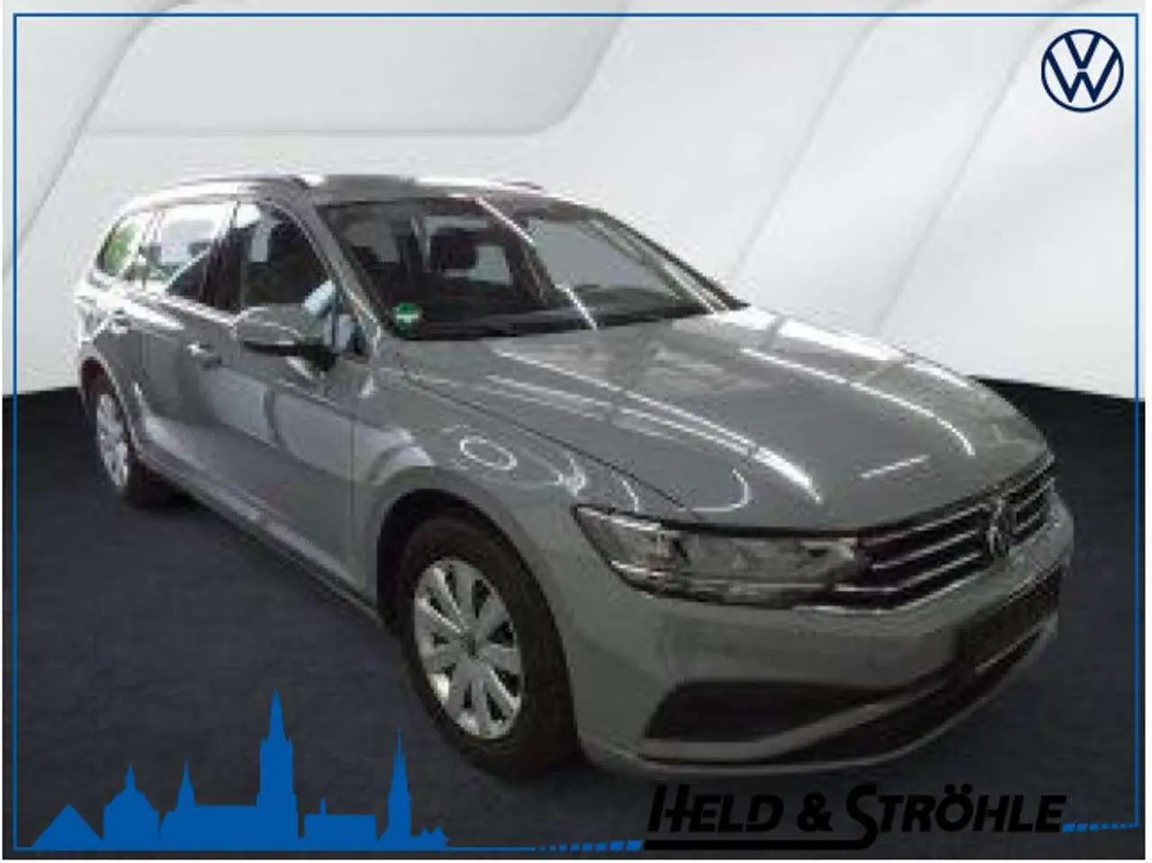 Photo 1 : Volkswagen Passat 2022 Petrol