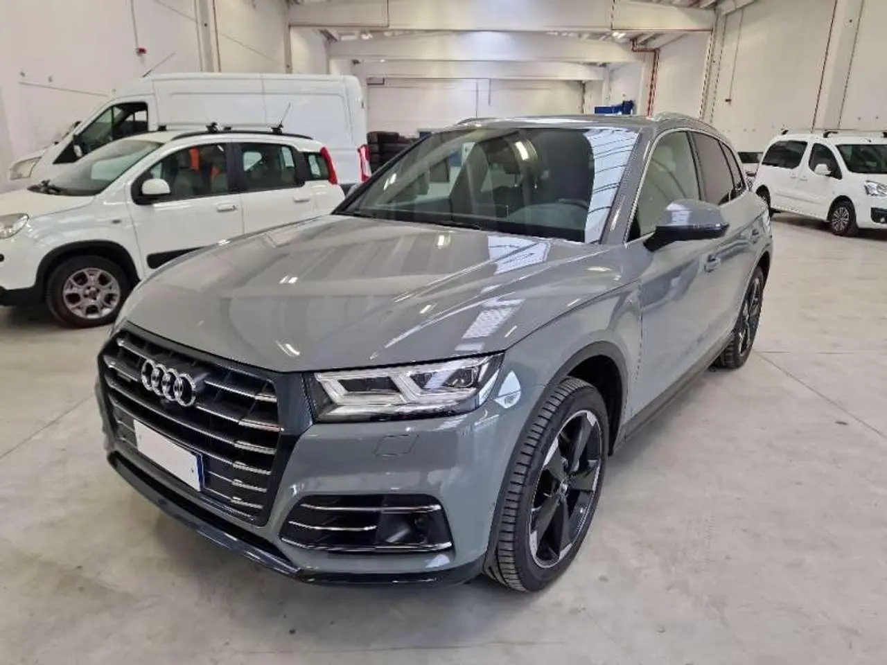 Photo 1 : Audi Q5 2020 Hybride