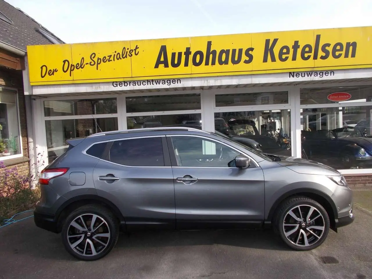 Photo 1 : Nissan Qashqai 2017 Petrol