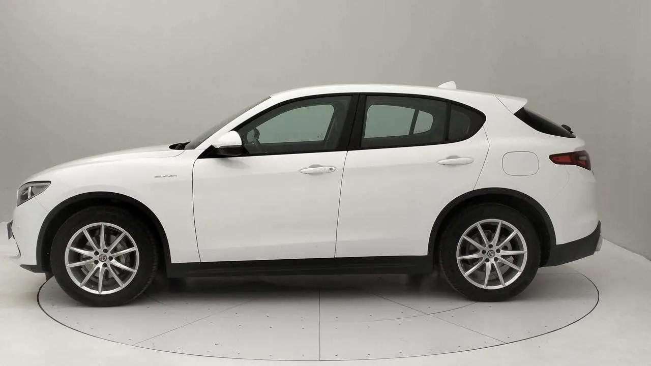 Photo 1 : Alfa Romeo Stelvio 2021 Diesel