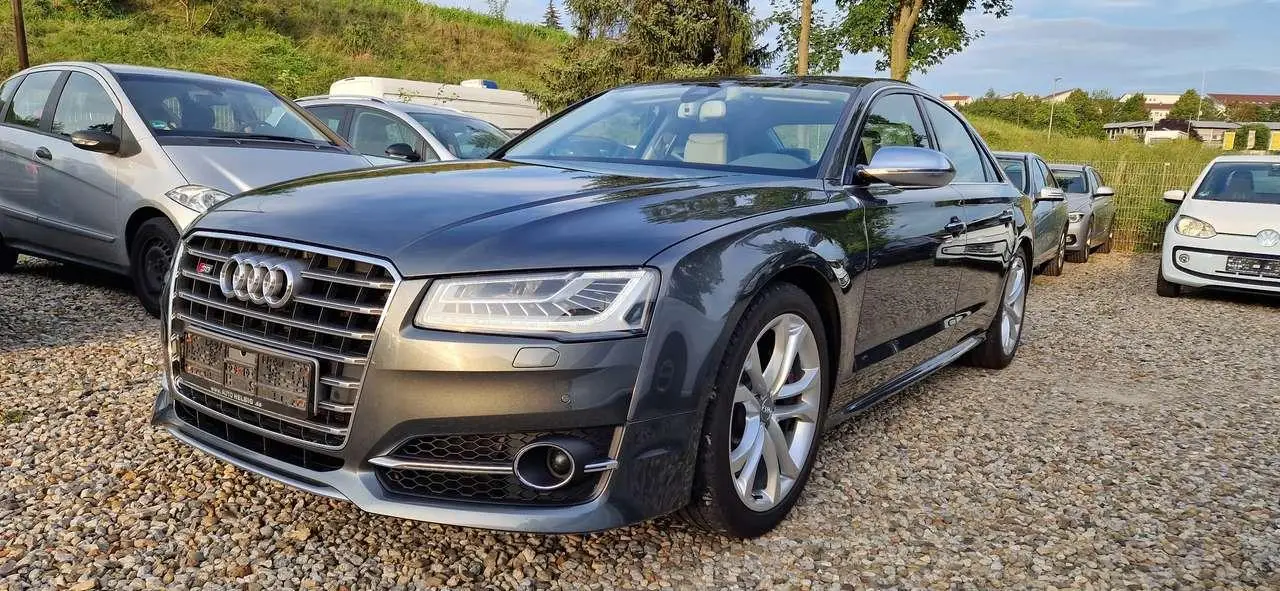 Photo 1 : Audi S8 2015 Petrol