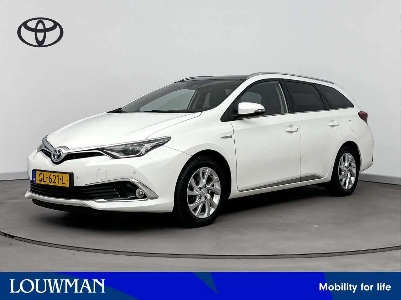 Photo 1 : Toyota Auris 2015 Hybrid