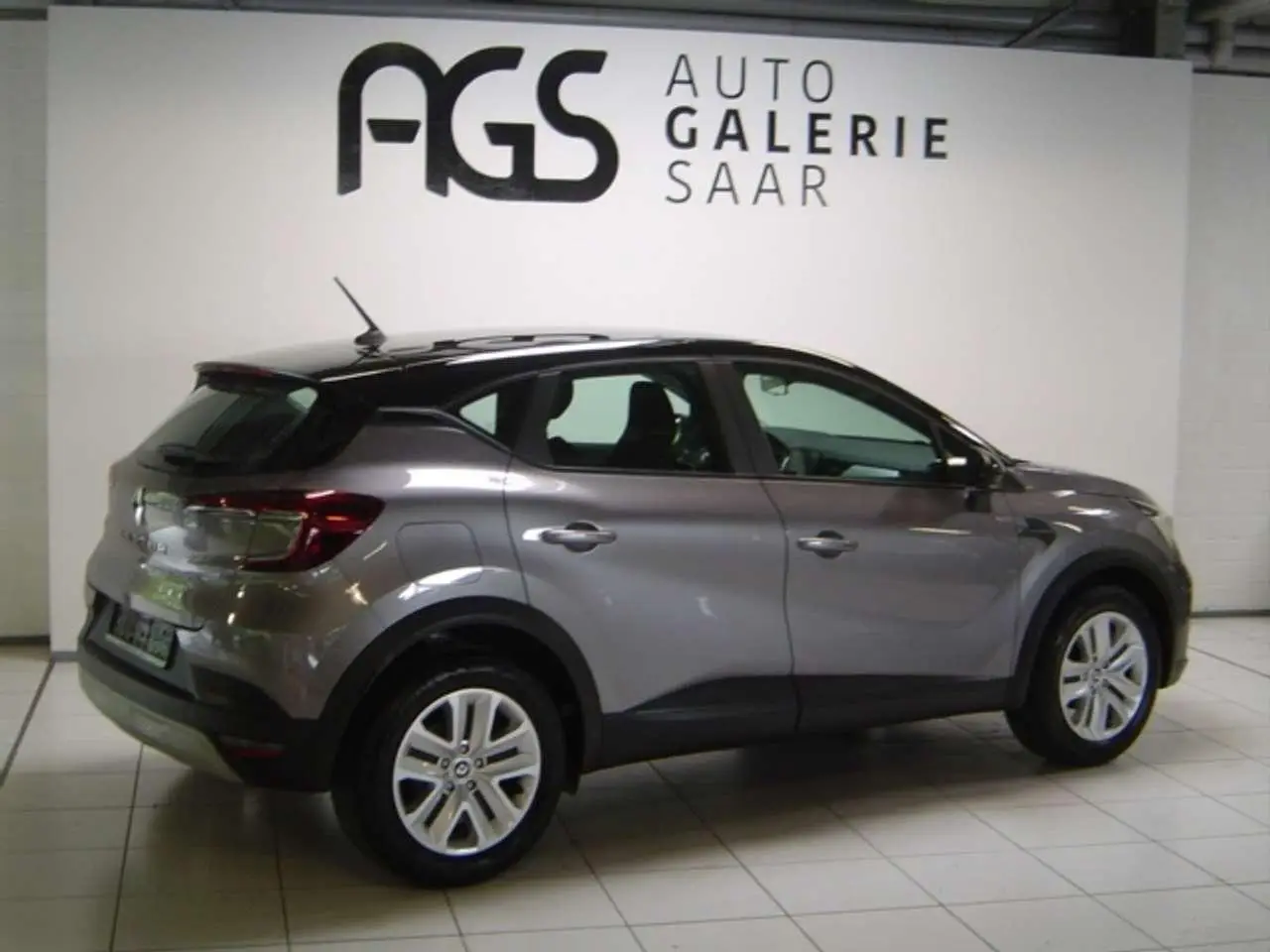 Photo 1 : Renault Captur 2023 Essence