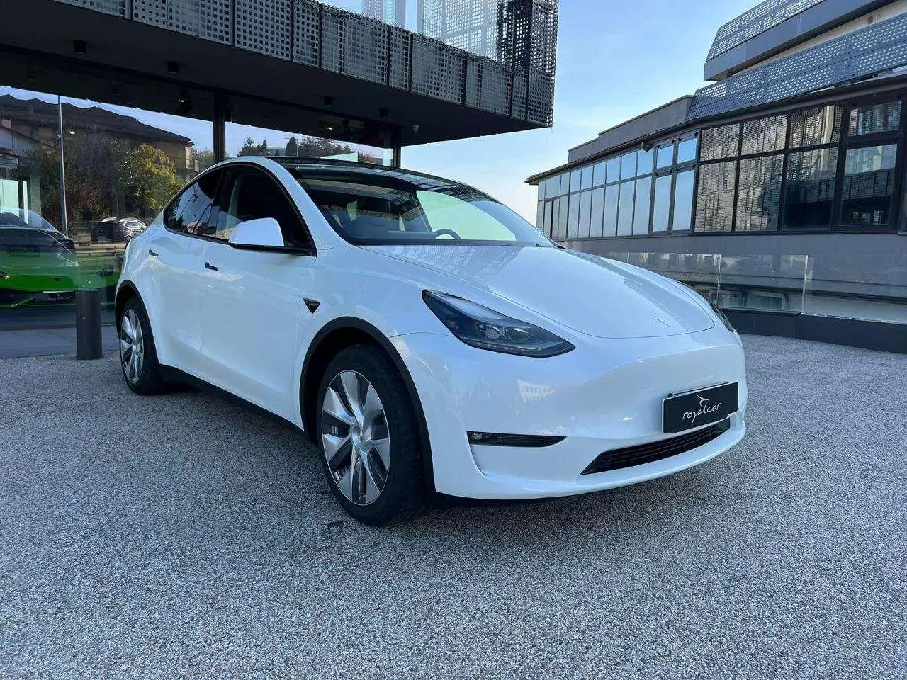 Photo 1 : Tesla Model Y 2023 Électrique