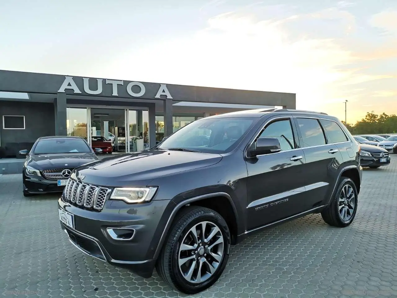 Photo 1 : Jeep Grand Cherokee 2017 Diesel