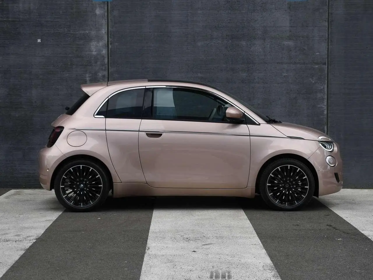 Photo 1 : Fiat 500 2024 Electric