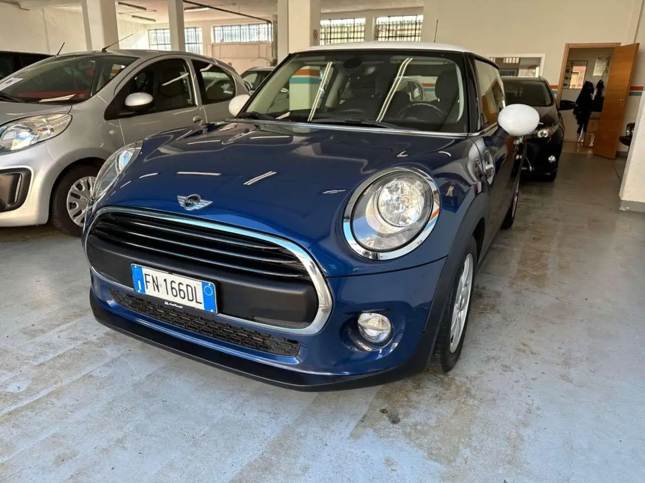 Photo 1 : Mini One 2018 Petrol