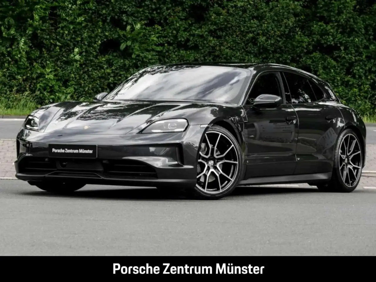 Photo 1 : Porsche Taycan 2024 Electric