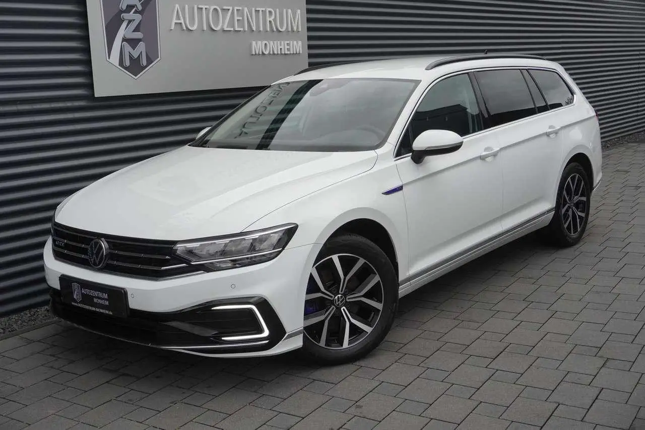 Photo 1 : Volkswagen Passat 2021 Hybrid