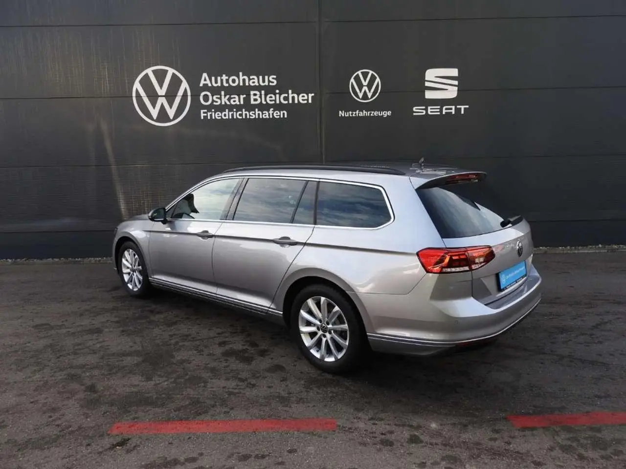 Photo 1 : Volkswagen Passat 2024 Petrol