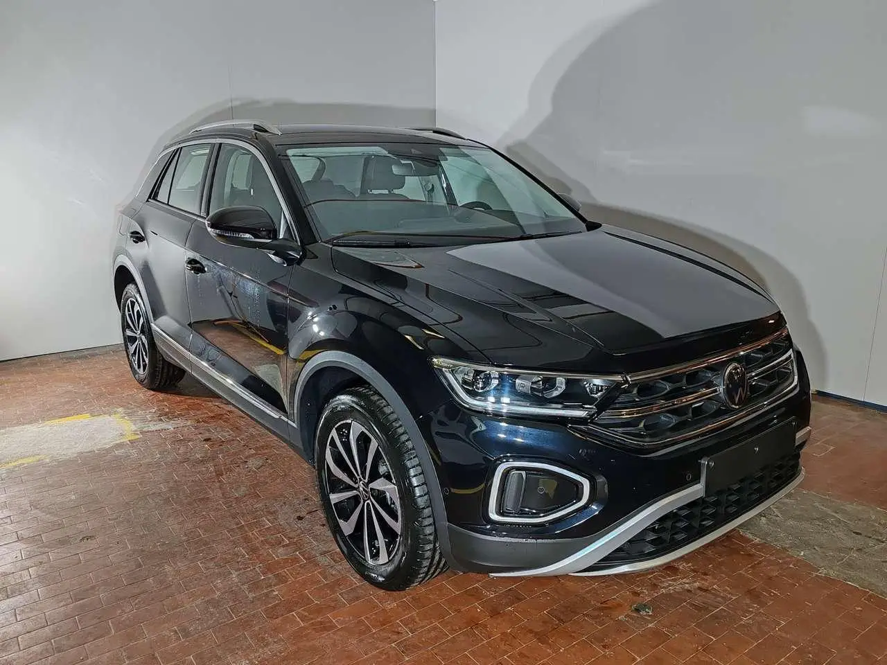 Photo 1 : Volkswagen T-roc 2024 Essence