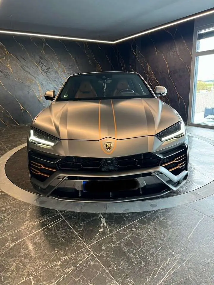 Photo 1 : Lamborghini Urus 2020 Essence