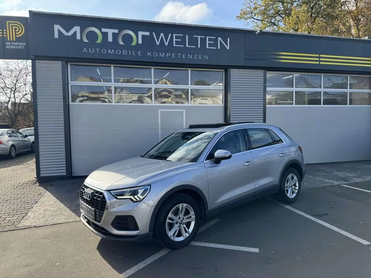 Photo 1 : Audi Q3 2019 Petrol