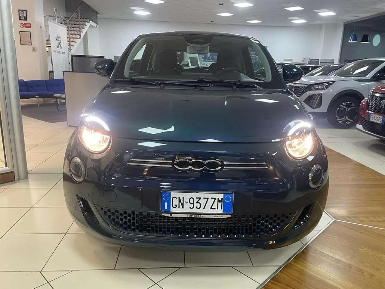 Photo 1 : Fiat 500 2023 Électrique