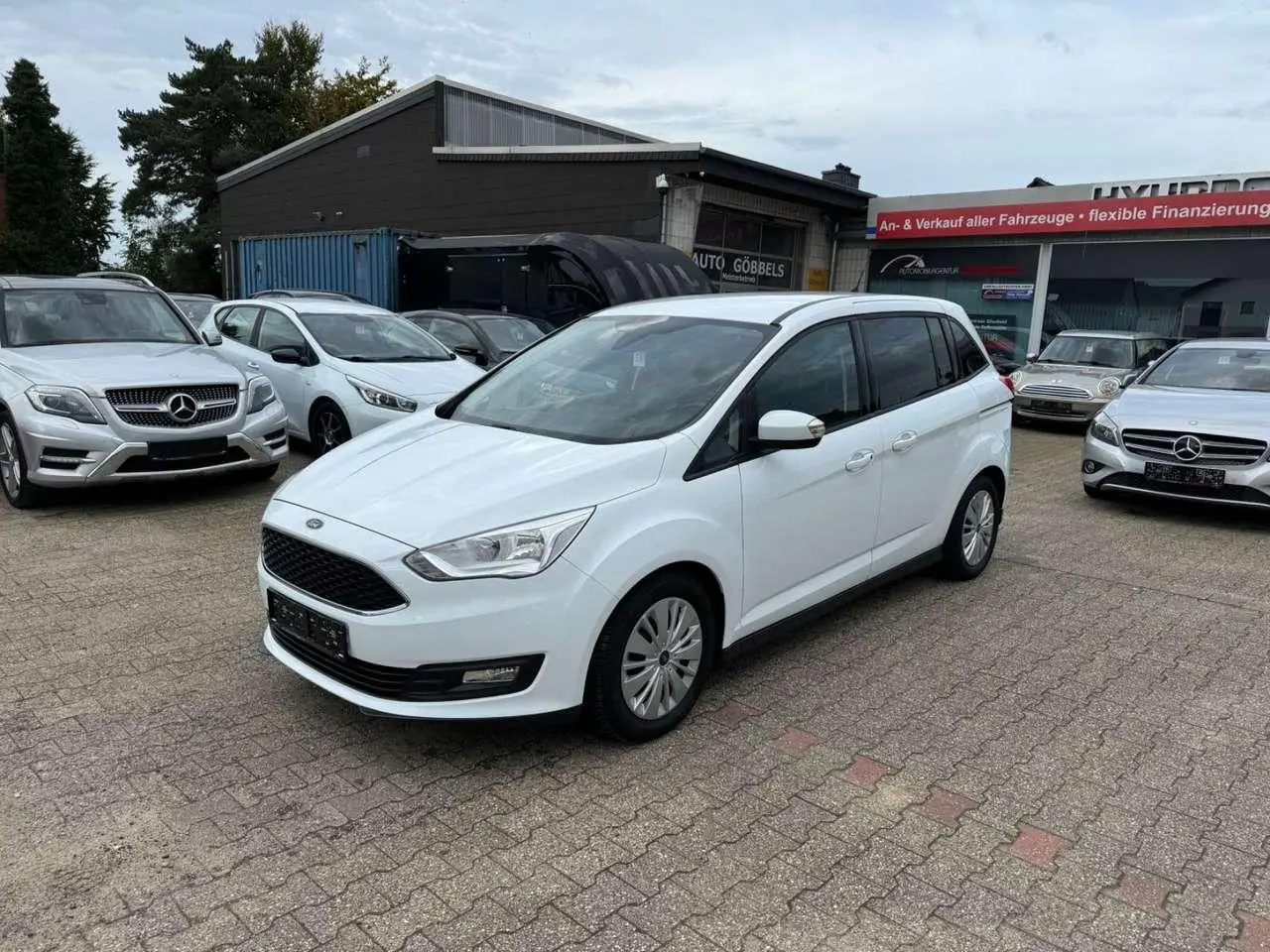 Photo 1 : Ford Grand C-max 2016 Petrol