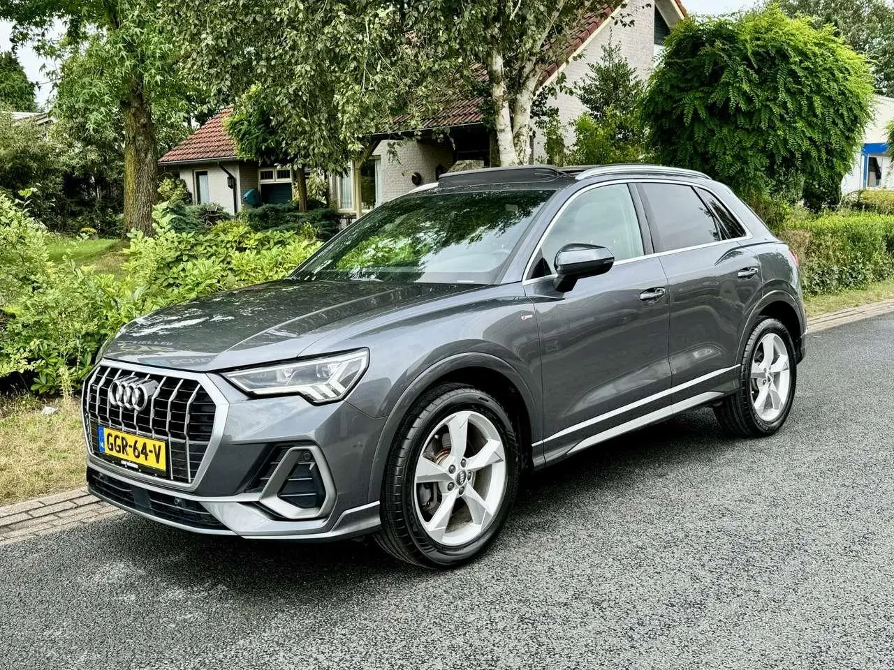 Photo 1 : Audi Q3 2019 Petrol