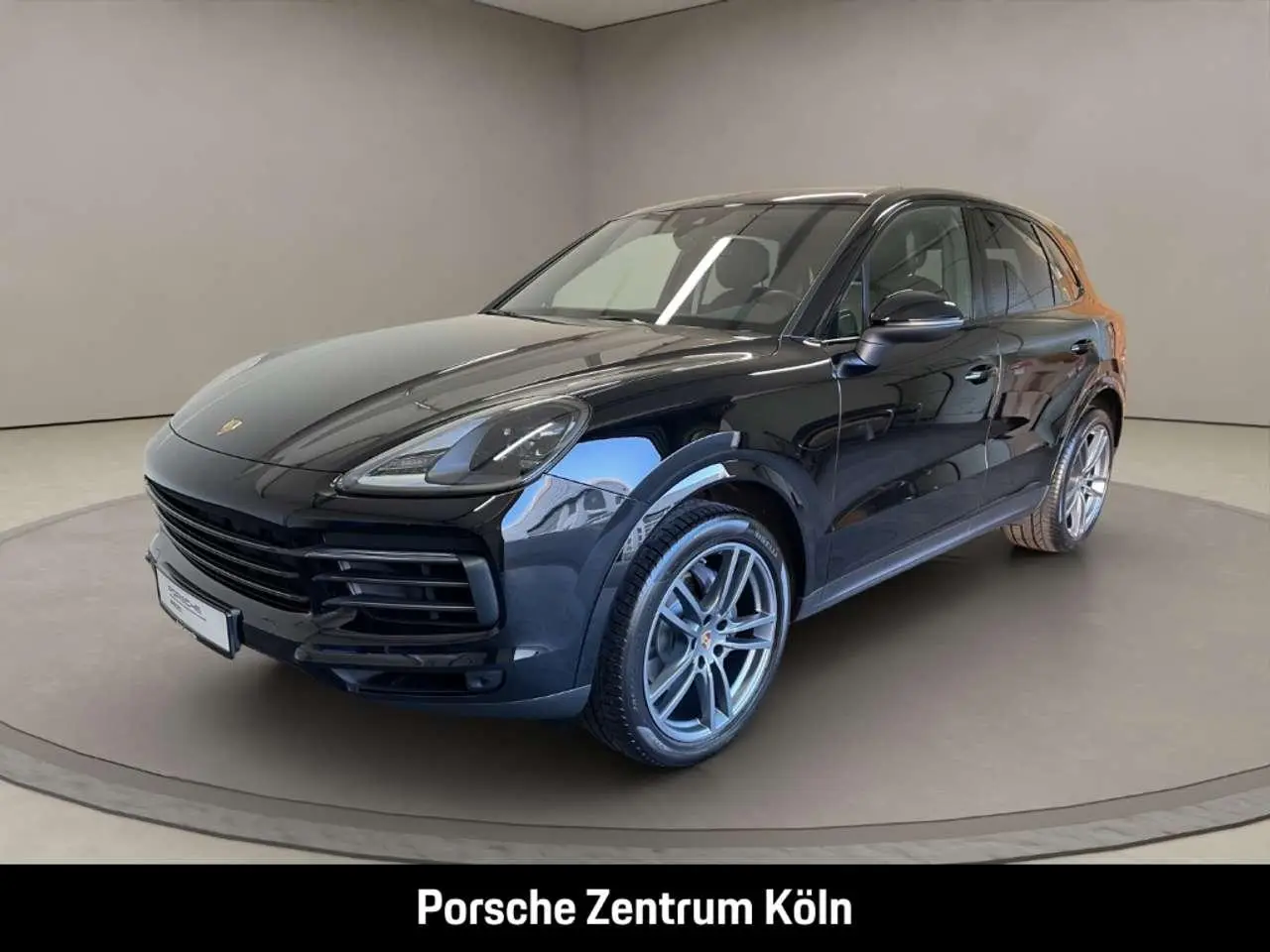 Photo 1 : Porsche Cayenne 2022 Petrol