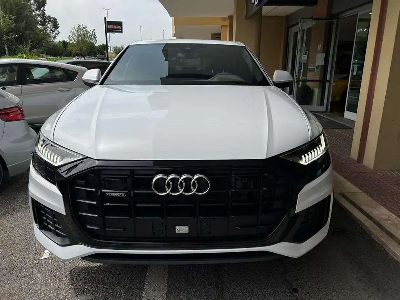 Photo 1 : Audi Q8 2022 Hybrid