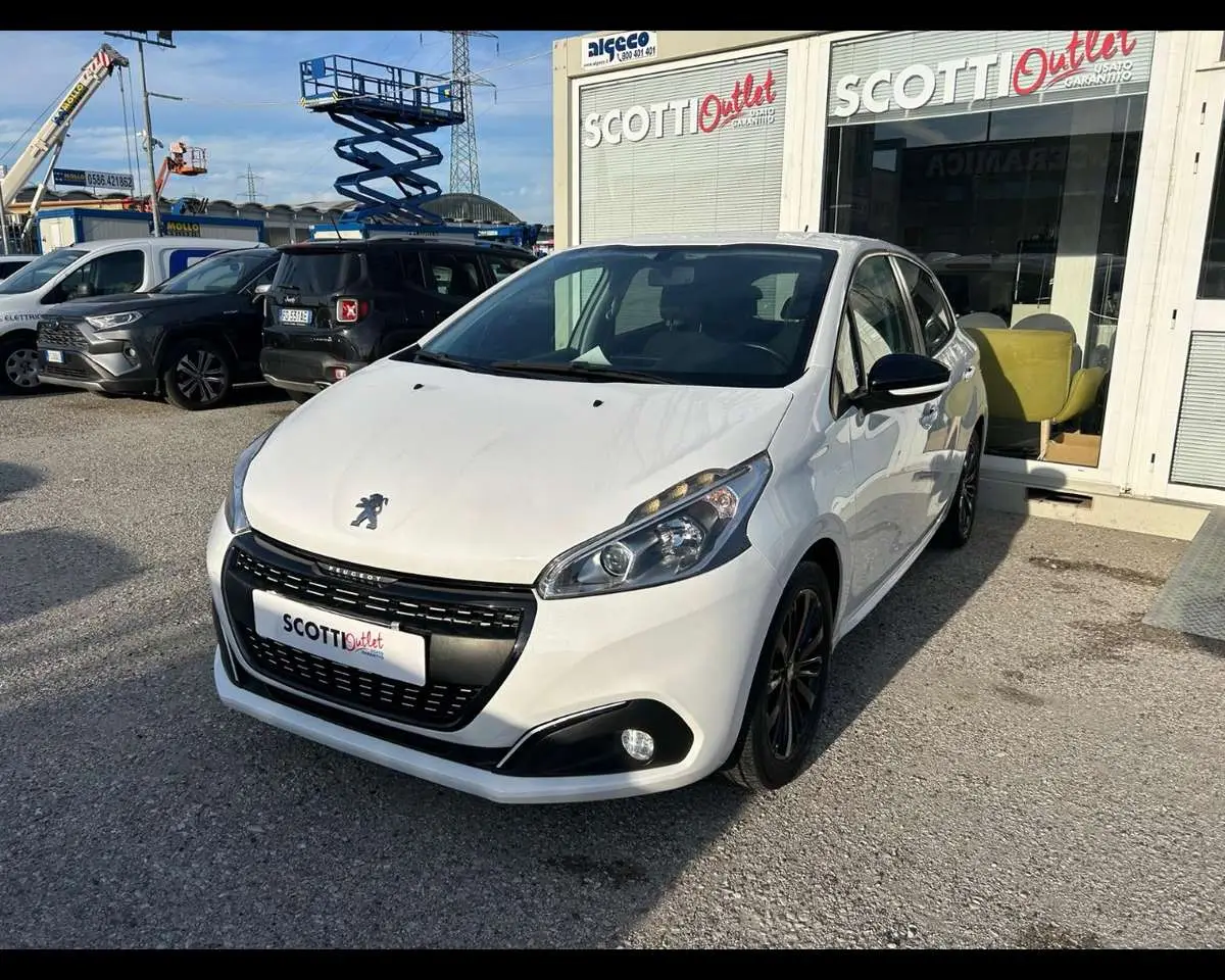 Photo 1 : Peugeot 208 2018 Essence