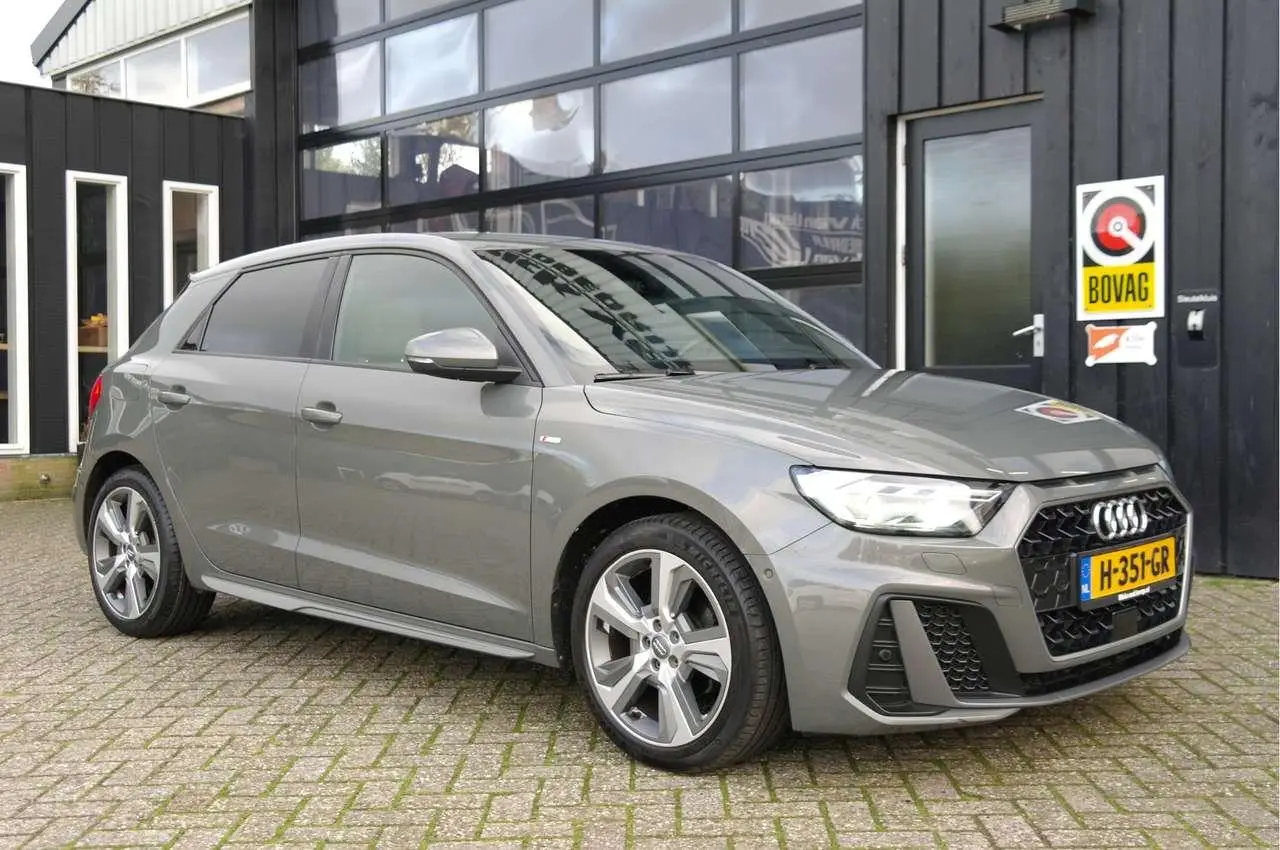 Photo 1 : Audi A1 2019 Essence