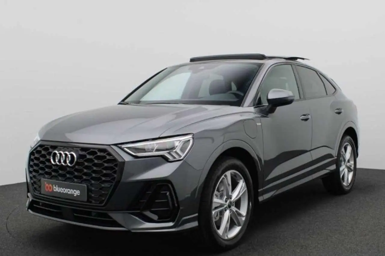 Photo 1 : Audi Q3 2024 Hybride