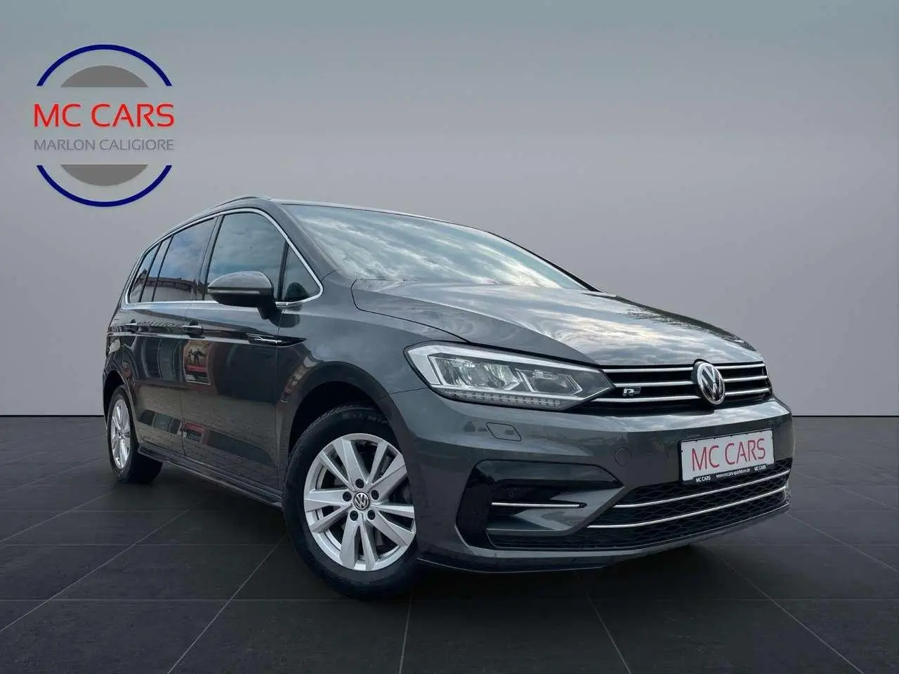 Photo 1 : Volkswagen Touran 2020 Petrol