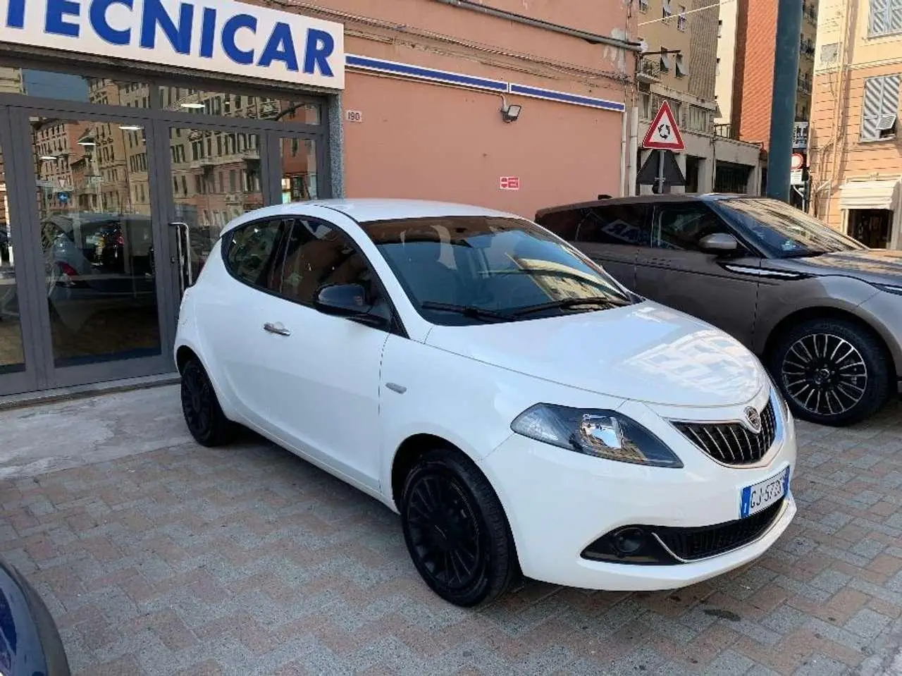 Photo 1 : Lancia Ypsilon 2022 Essence