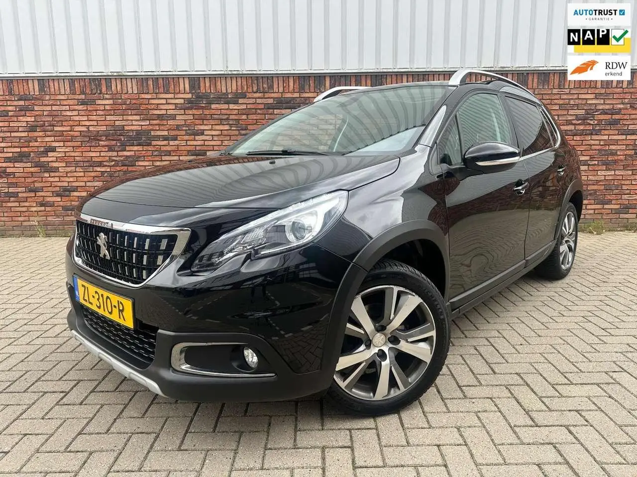 Photo 1 : Peugeot 2008 2019 Petrol