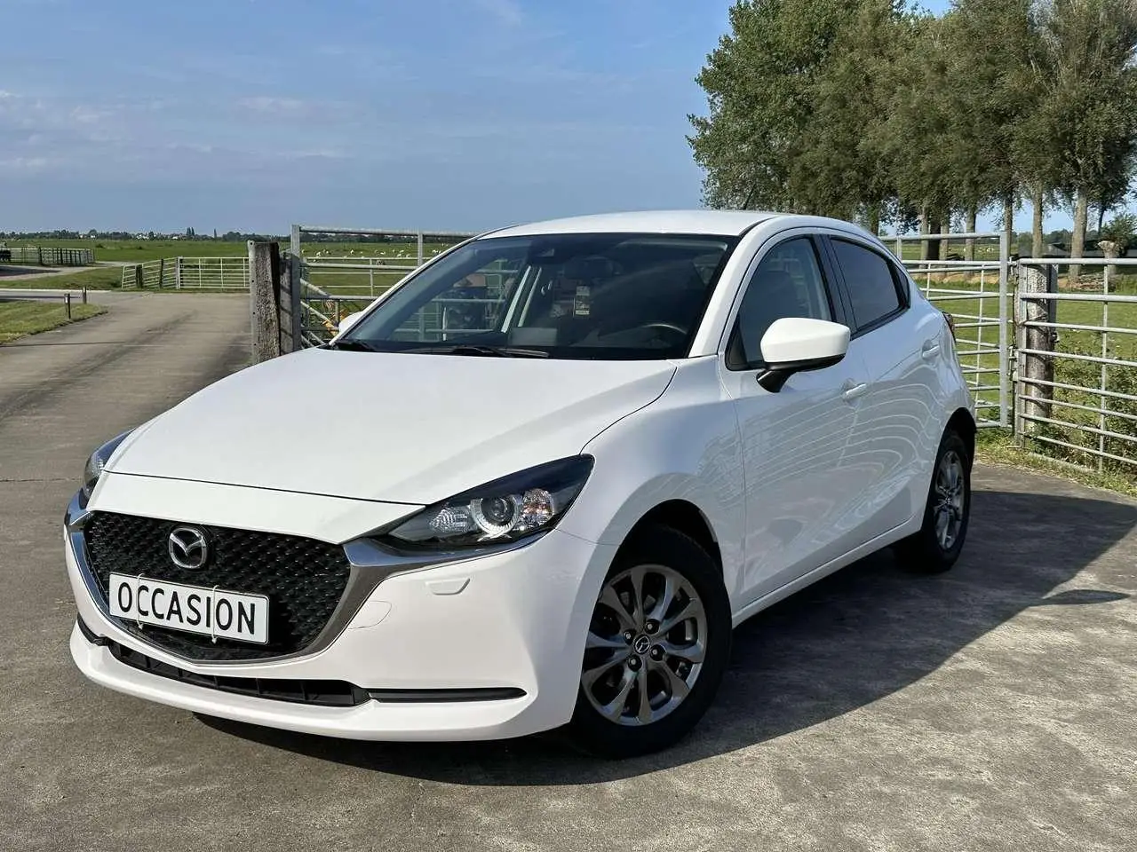 Photo 1 : Mazda 2 2021 Petrol