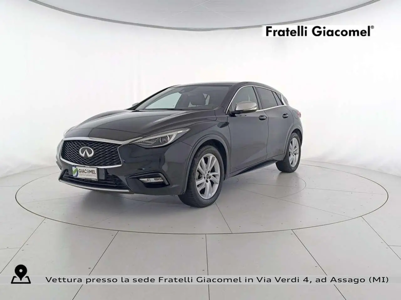 Photo 1 : Infiniti Q30 2017 Diesel