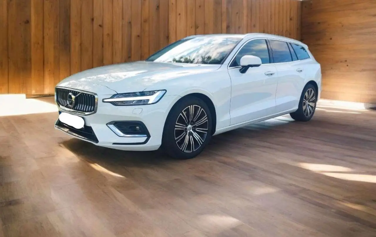 Photo 1 : Volvo V60 2019 Petrol