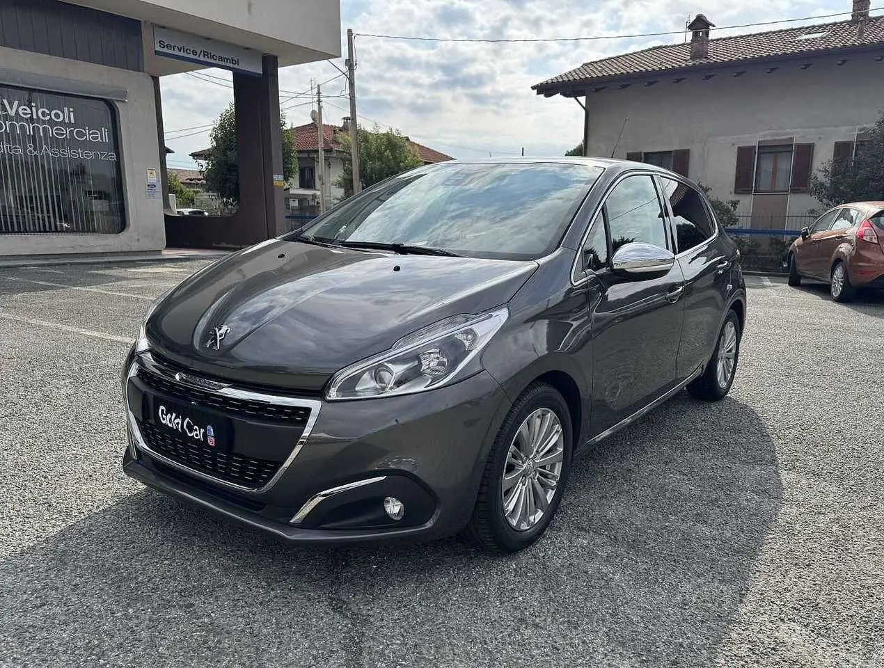 Photo 1 : Peugeot 208 2018 Essence