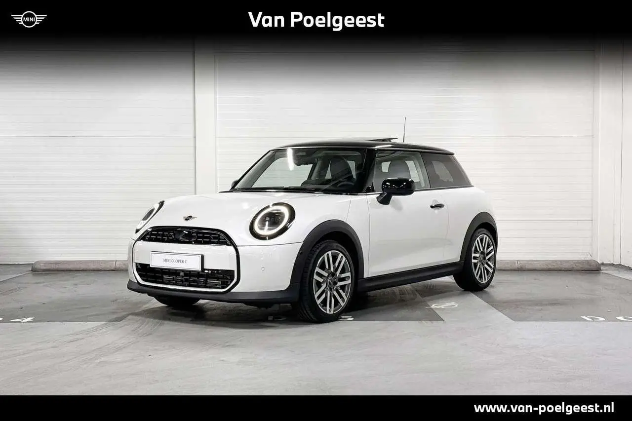 Photo 1 : Mini Cooper 2024 Petrol