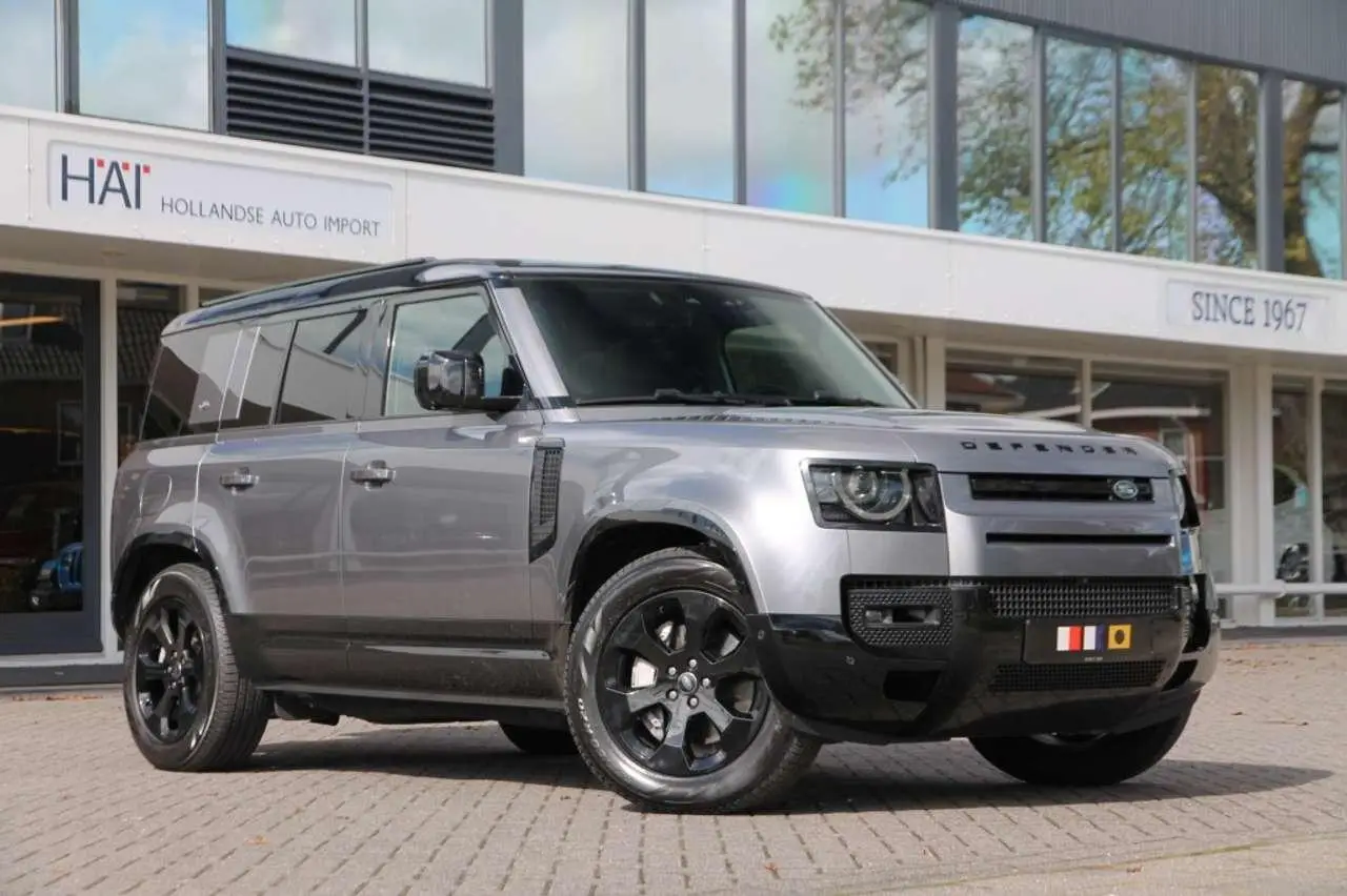 Photo 1 : Land Rover Defender 2024 Hybrid