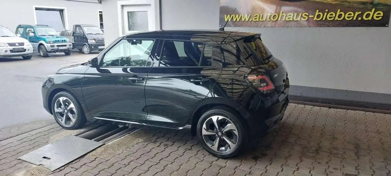 Photo 1 : Suzuki Swift 2024 Essence